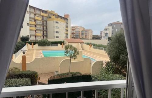 Cap d'Agde Apartment | Appartement T2 Cabine, piscine, parking, près plage Cap d'Agde - FR-1-749-76