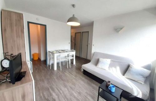 Saint-Lary-Soulan Apartment | Appartement T2 cabine pour 4 pers avec balcon, parking, sauna & jacuzzi - St Lary Soulan - FR-1-457-341
