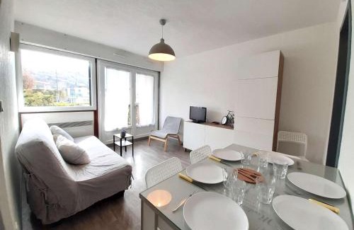 Saint-Lary-Soulan Apartment | Appartement T2 cabine pour 4 pers avec balcon, parking, sauna & jacuzzi - St Lary Soulan - FR-1-457-341