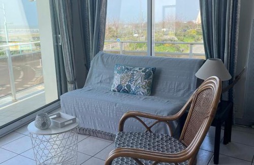 Saint-Jean-de-Monts Apartment | Appartement T2 vue mer les pieds dans l'eau avec parking privé