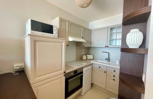 Bandol Apartment | Appartement T2, Vue Mer, Piscine, Clim, Parking