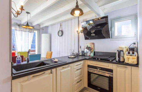 Cauterets Apartment | Appartement T3 avec petite terrasse, 2 chambres, parking à Cauterets - FR-1-401-313