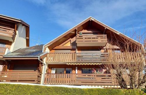 Samoens Apartment | Appartement T3 rénové, lumineux, balcon et parking au centre du village de Samoëns - FR-1-624-73
