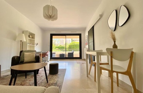 Saint-Pierre Apartment | Appartement terrasse ensoleillée résidence calme