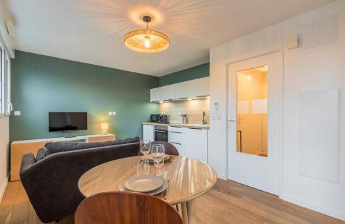 Marcq-en-Baroeul Apartment | Appartement une chambre avec parking et terrasse