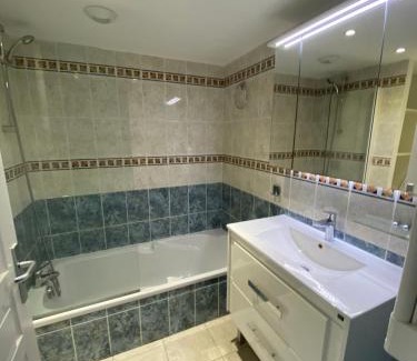 Ajaccio Apartment | Appartement VAIANA avec piscine en bord de mer