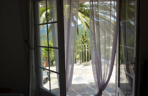 La Croix-Valmer Apartment | Appartement vue mer Dans Villa Individuelle . Animaux de Compagnie Acceptés