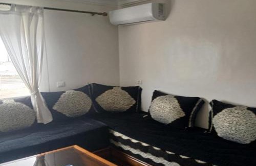 Anza Apartment | Appartement vue panoramique sur mer Avec Climatisation! à 5 minutes à pied de la Plage ! à environ 6 minutes en voiture du Centre d'Agadir et à 10 minutes en voiture de Taghazout !