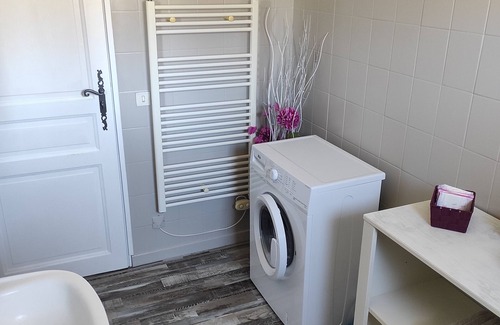 Cabasse Apartment | Appartment in Villa on the first floor