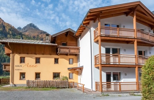 Huben Apartment | Appealing apartment in Längenfeld with terrace