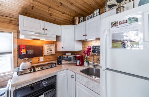 Orrtanna Cottage | Apple Blossom Cottage! HT Extra Cost
