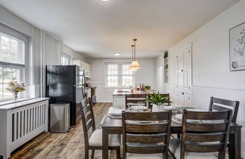Kinzers Apartment | Apple Blossom Suite/Cozy Family Friendly Farm Stay/4 bedrooms