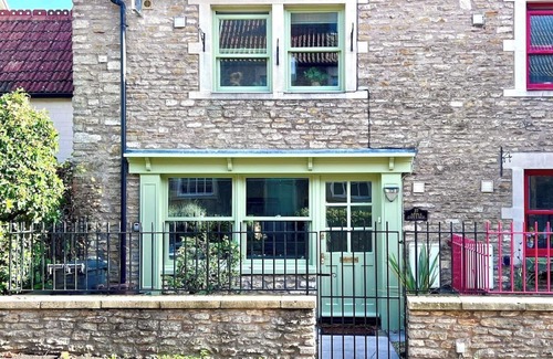 Frome Cottage | Apple Cottage - Central Frome - Family Friendly