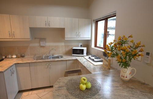 George Apartment | Apple Cottages