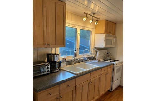 Hendersonville Cabin | Apple Country Charm