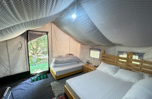 Batseri Hotel | Apple Orchard Farm and Camping