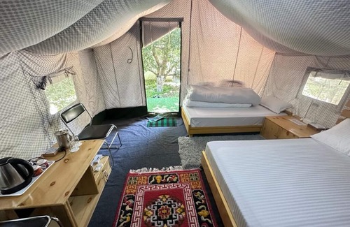 Batseri Hotel | Apple Orchard Farm and Camping