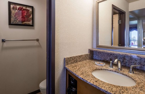 Petoskey Hotel | Apple Tree Inn, SureStay Collection by Best Western