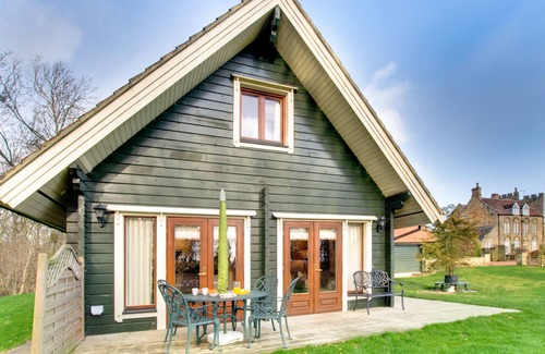 Morpeth Cottage | APPLE TREE LODGE, pet friendly, character holiday cottage in Swarland