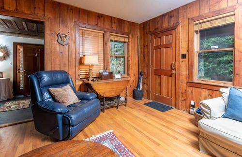 Hendersonville Cabin | Apple Valley Cabin; secluded, Hendersonville, private historic cabin with stream and more!