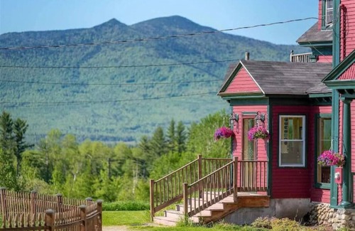 Jefferson House | Applebrook Historic New England Home with Mountain Views, 2 Acres, Must See!