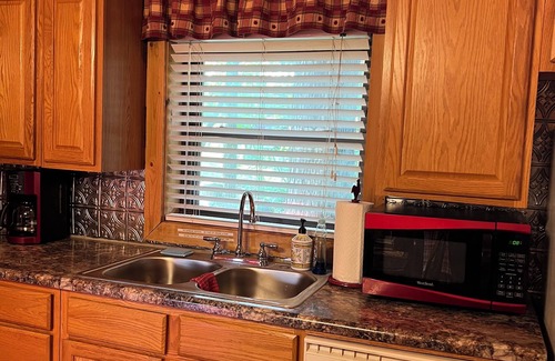 Deer Cabin | Appleseed Cabin in the Ozarks