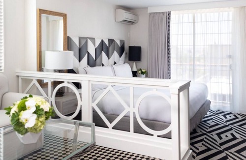 Norma Triangle House | Appreciate Beautiful Rooftop Swimming Pool! 4 Units with Balcony, Pet-friendly!