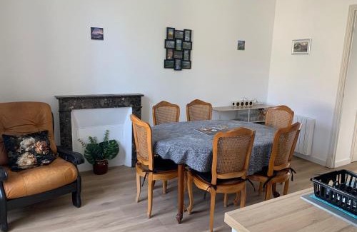 Loures-Barousse Apartment | Appt 1er étage avec jardin partagé