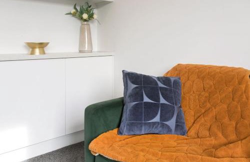 Linwood Apartment | Appt 2 on Armagh 2Bdrm 2 Bthrm Free Park