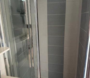 Sainte-Anne - Faubourg Noyon Apartment | Appt 5 a deux pas de la gare