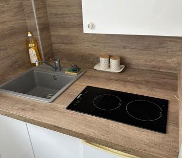 Sainte-Anne - Faubourg Noyon Apartment | Appt 5 a deux pas de la gare