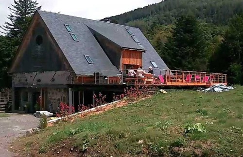 Mont-Dore House | APPT CONFORT LE LOUP 3 * 2BED-2BTH - TERRACE IN FIELD - LE MONT DORE