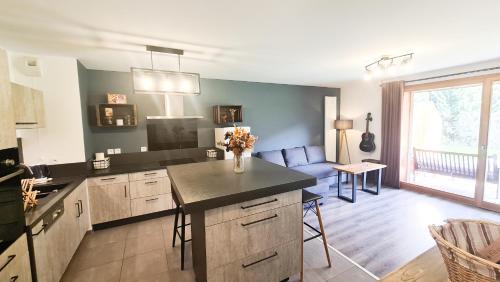 Les Villards-sur-Thones Apartment | Appt Le Borgeal - rez de jardin, au calme