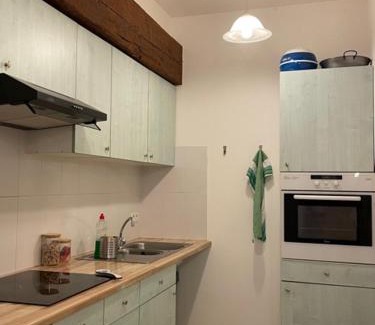 Port-Vendres Apartment | Appt spacieux, charme de la pierre Catalane