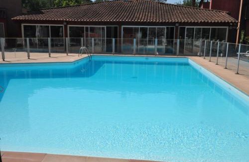 Mouans-Sartoux Apartment | Appt Studio avec Balcon Parking privé, Piscine, proche Golf St Donat