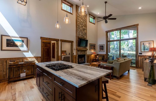 Banner Elk Cabin | Après Chalet at Eagles Nest - pet friendly, fire pit, in Fish Camp