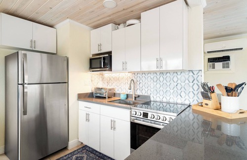 Key Largo Apartment | Apr 11-May 16 Open, Largo Lookout, Lovely Waterview Unit, MM 99.5, Pets Welcome, 28 Nt Min