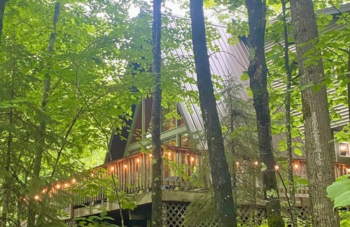 Upson Cabin | Apres’ Haus: Comfy A-Frame centrally located in Whitecap Village with fireplace
