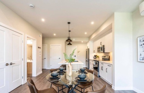 Golden Condo | Apres Ski | DT | MtnView | TopFloor | AC | Sleep 6