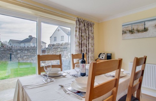 Horton House | Apricot Cottage - Two Bedroom House, Sleeps 4