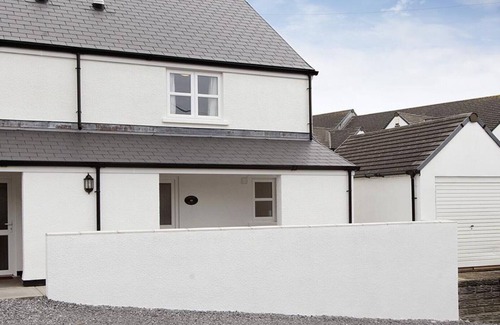 Horton House | Apricot Cottage - Two Bedroom House, Sleeps 4