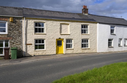 St. Just in Roseland Cottage | April Cottage - a cottage that sleeps 6 guests in 3 bedrooms
