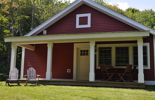 Morrisville House | April Solar Eclipse Home Base in Stowe area - 4 n minimum booking