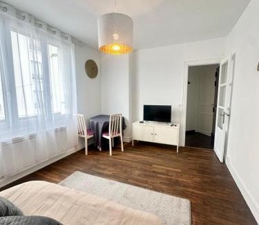 Drancy Apartment | Apt 15 min CDG - Stade de France