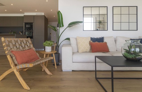 Calella Apartment | Apt. 1st line of the sea, spectacular views 6 pax, wifi and air conditioning. Vivalidays Apartour.