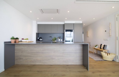 Calella Apartment | Apt. 1st line of the sea, spectacular views 6 pax, wifi and air conditioning. Vivalidays Apartour.