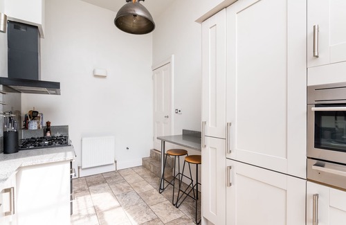 York Apartment | Apt. 2, 2 Driffield Terrace · Bright & Spacious 2-Bed Apartment in York I Pass The Keys