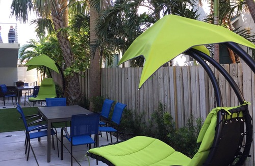 East Fort Lauderdale Apartment | Apt.#2 Bermuda Blue Beach Club (1/1)