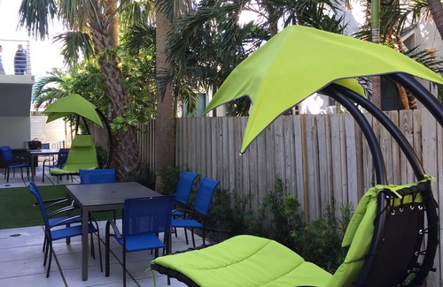 East Fort Lauderdale Apartment | Apt.# 3 Bermuda Blue Beach Club (1/1)