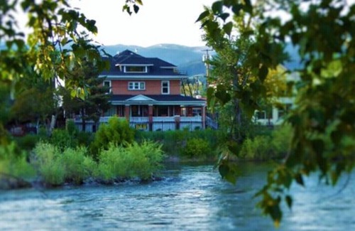 Heart of Missoula Apartment | Apt. #3 · Goldsmith's River Front Inn - Blackfoot Apartment